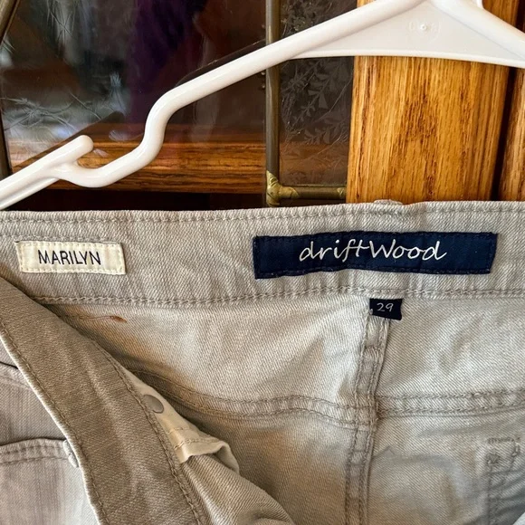 DRIFTWOOD Light Gray Women's Skinny Jeans with Floral Embroidery - Picture 5 of 10